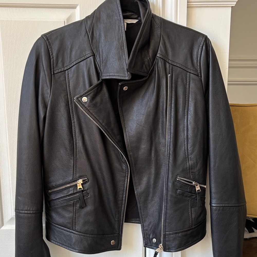 Zara Classic Black Leather Moto Jacket - Women. Size L